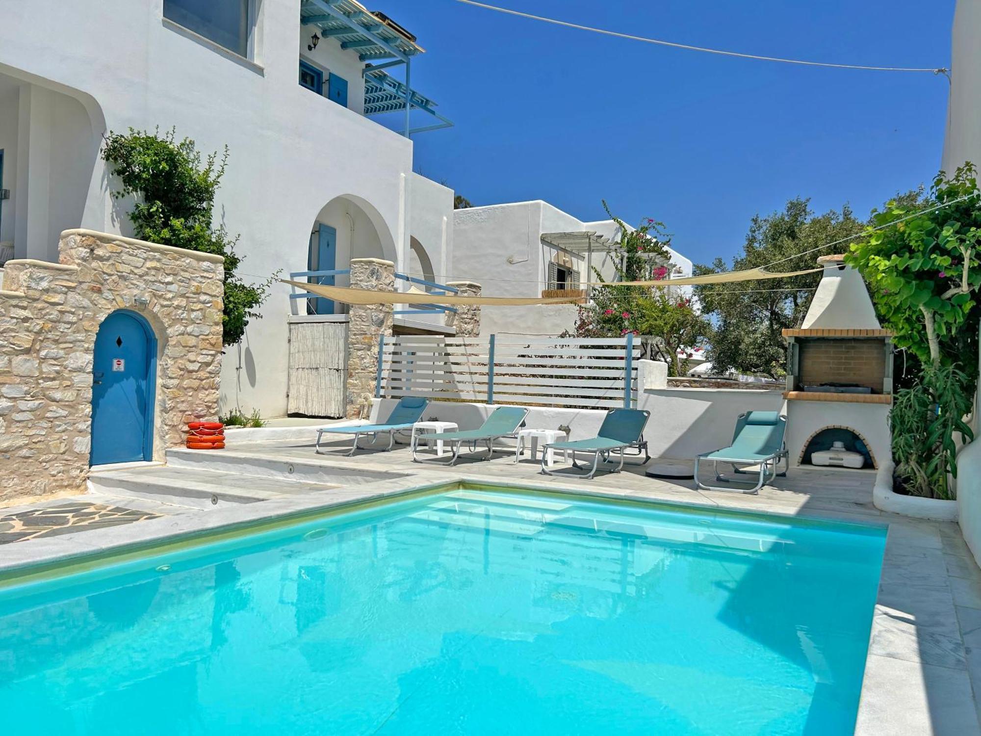 Villa Danae - Seaside Villa With Pool & Hot Tub Piso Livadi Exterior foto